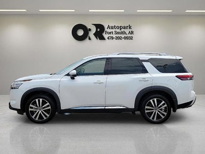 2025 Nissan Pathfinder Platinum 2WD