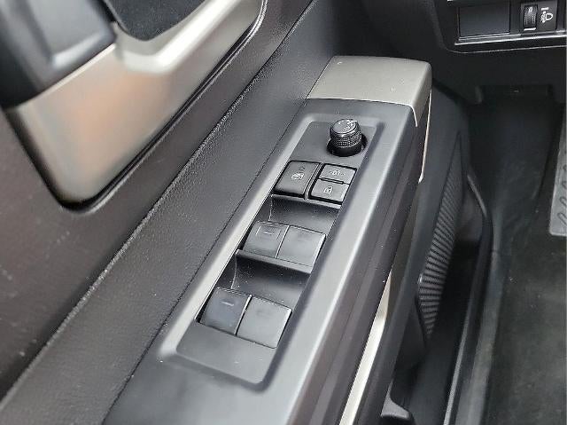 2023 Toyota Tundra 4WD 4WD SR5 CrewMax 5.5' Bed (SE)
