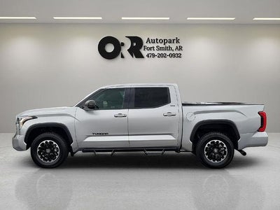 2023 Toyota Tundra 4WD 4WD SR5 CrewMax 5.5' Bed (SE)