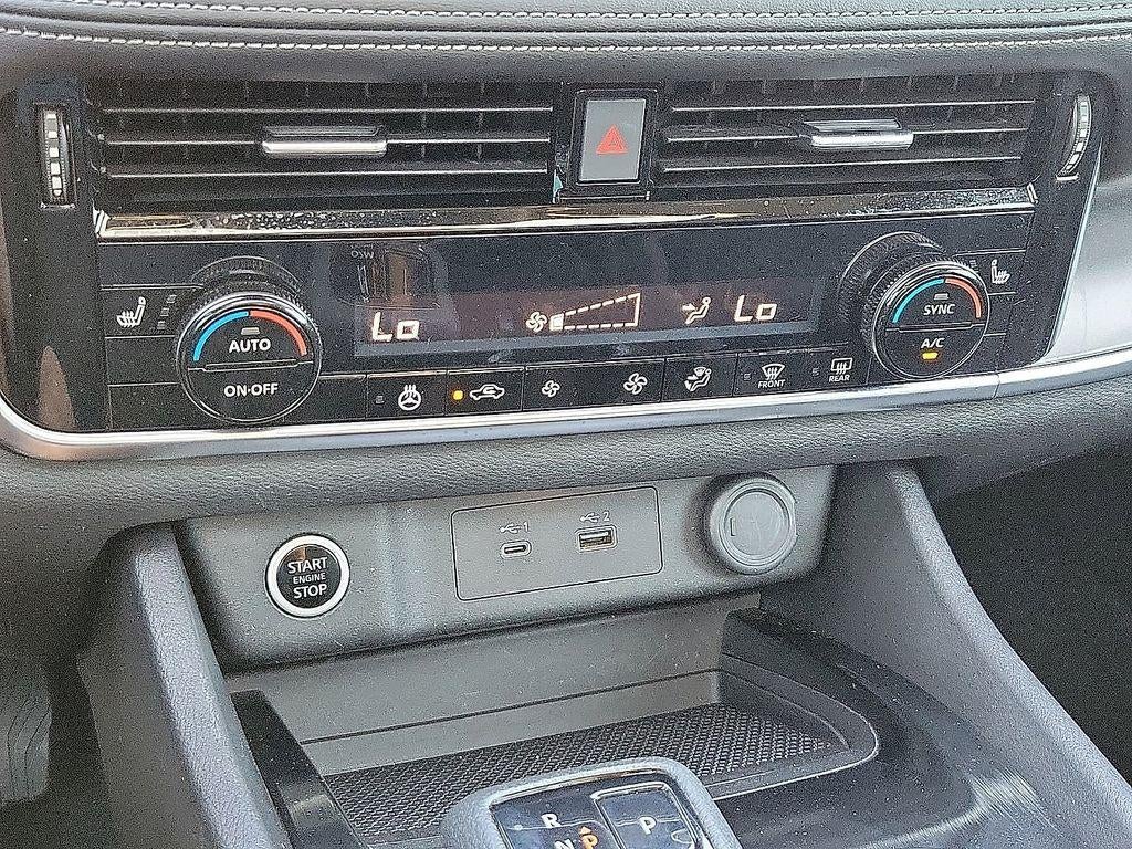 2022 Nissan Rogue FWD SV