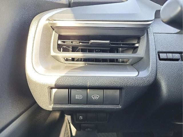 2024 Toyota Prius LE (Natl)