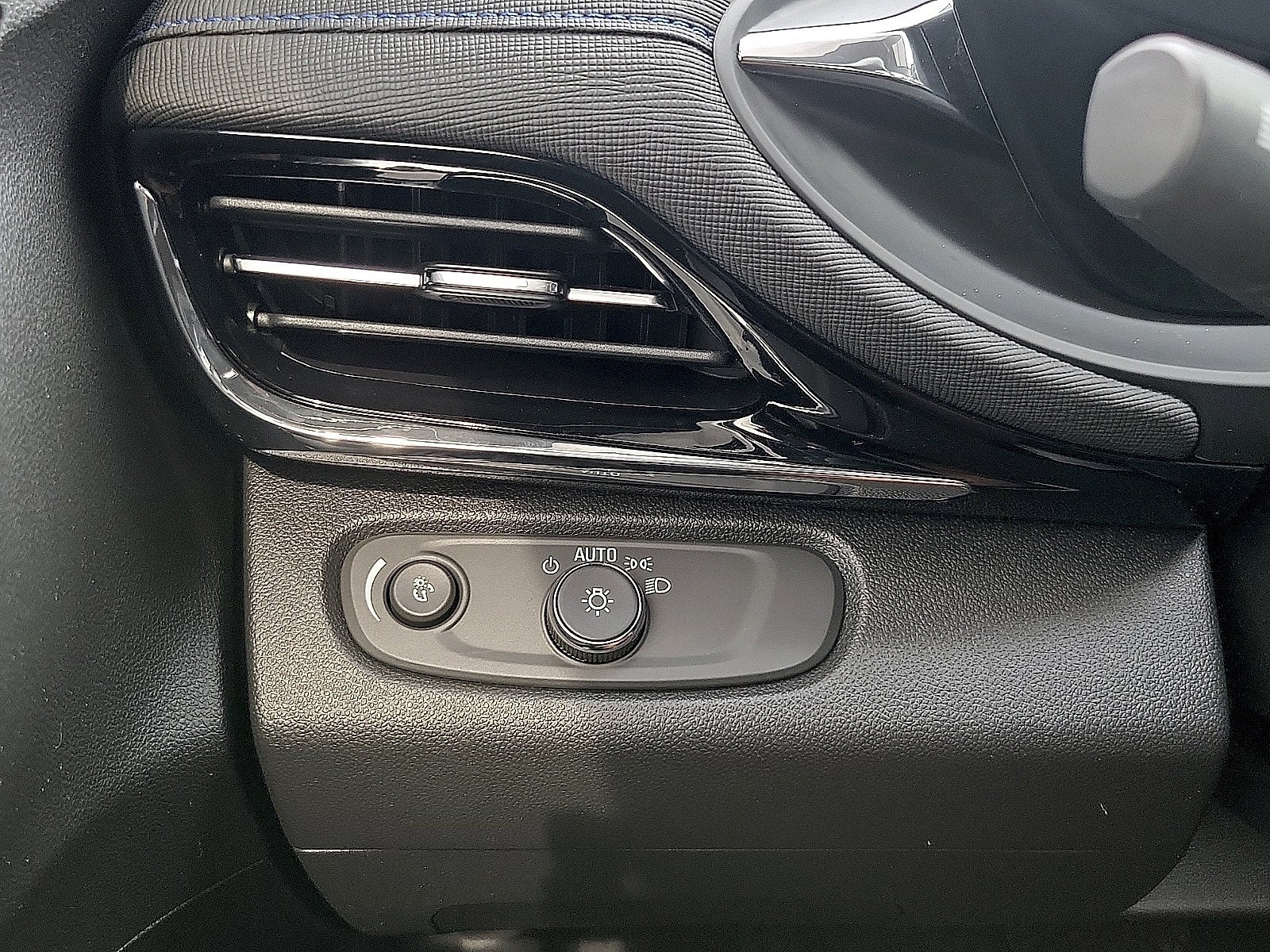 2025 Buick Envista FWD 4dr Sport Touring