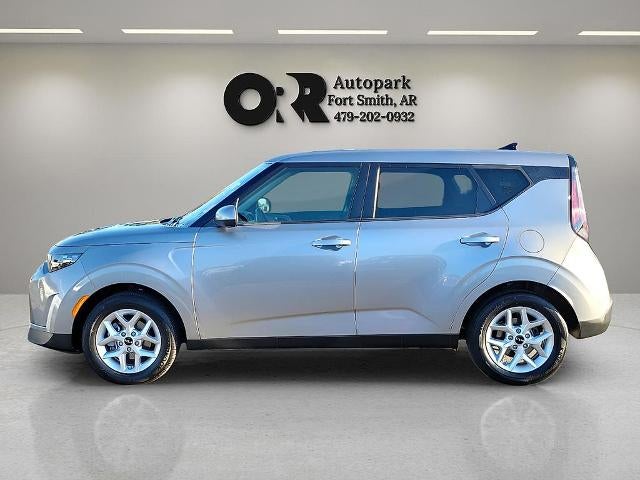 2024 Kia Soul LX IVT