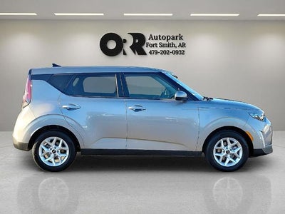 2024 Kia Soul LX IVT