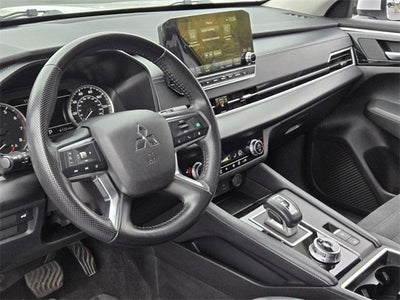 2024 Mitsubishi Outlander SE FWD