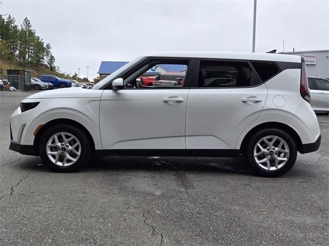 2024 Kia Soul LX IVT