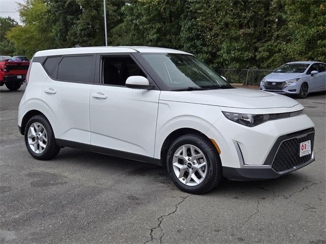 2024 Kia Soul LX IVT