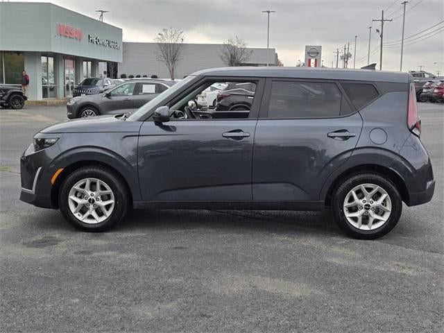 2024 Kia Soul LX IVT