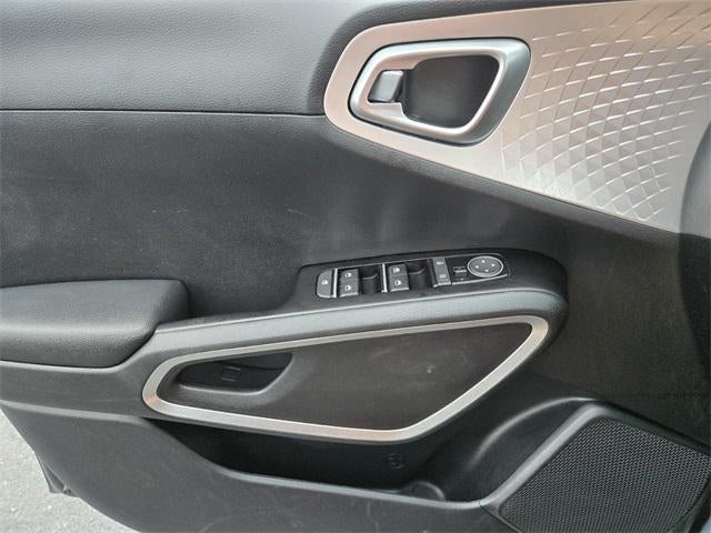 2024 Kia Soul LX IVT