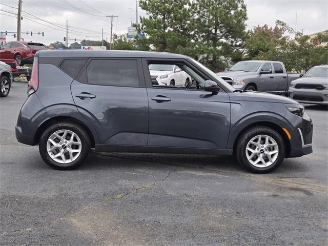 2024 Kia Soul LX IVT