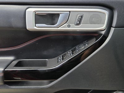 2024 Ford Explorer ST-Line