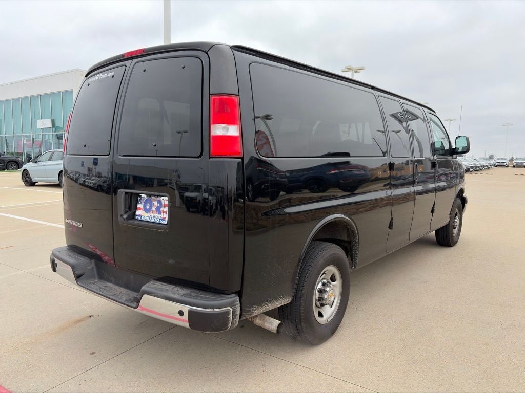 2024 Chevrolet Express 3500 LT Passenger