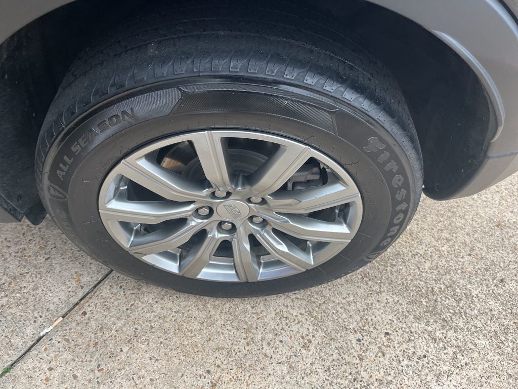 2022 Cadillac XT4 Premium Luxury