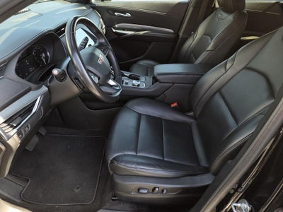 2022 Cadillac XT4 Premium Luxury