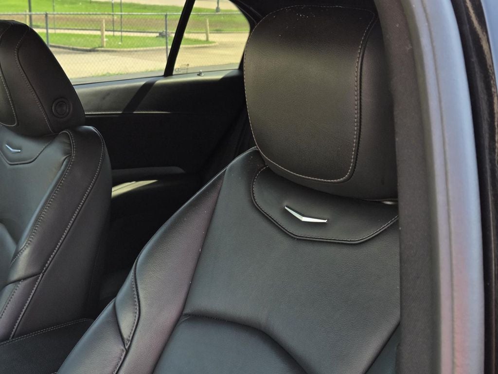 2022 Cadillac XT4 Premium Luxury