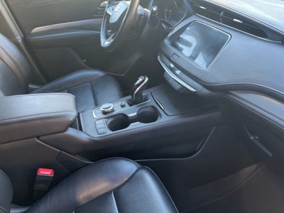 2022 Cadillac XT4 Premium Luxury
