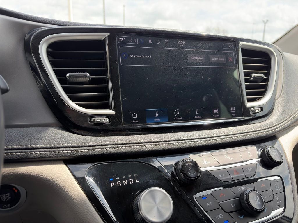 2023 Chrysler Pacifica Hybrid Touring L