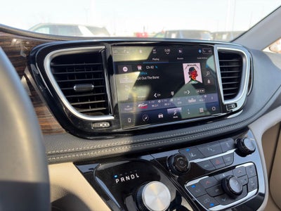 2023 Chrysler Pacifica Hybrid Limited