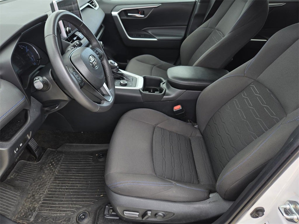 2023 Toyota RAV4 Hybrid SE