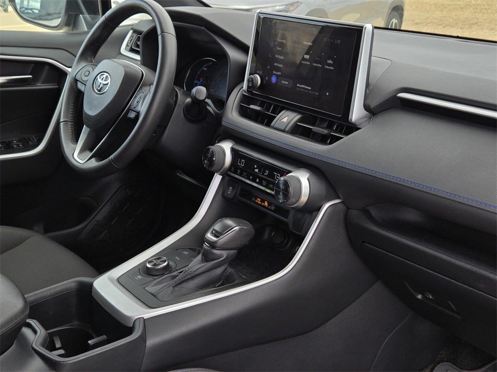 2023 Toyota RAV4 Hybrid SE