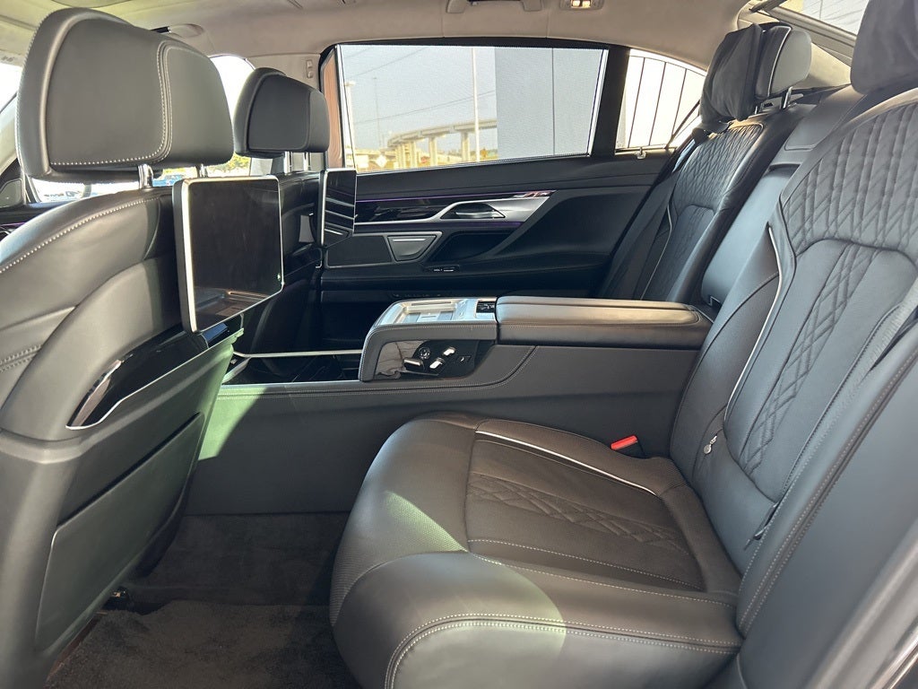 2022 BMW 7 Series M760i Li