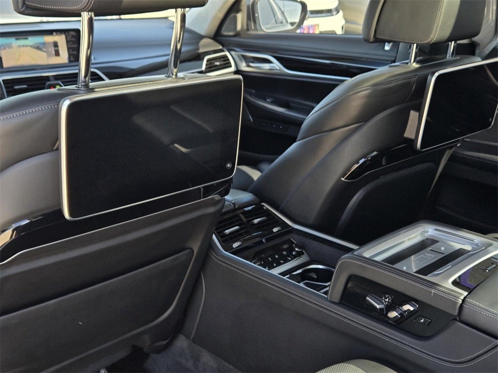 2022 BMW 7 Series M760i Li
