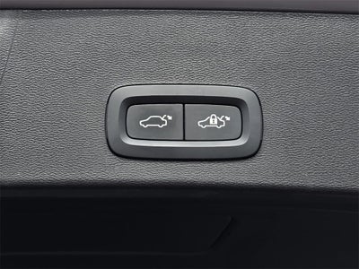 2024 Volvo XC40 B5 Core