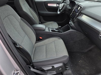 2024 Volvo XC40 B5 Core