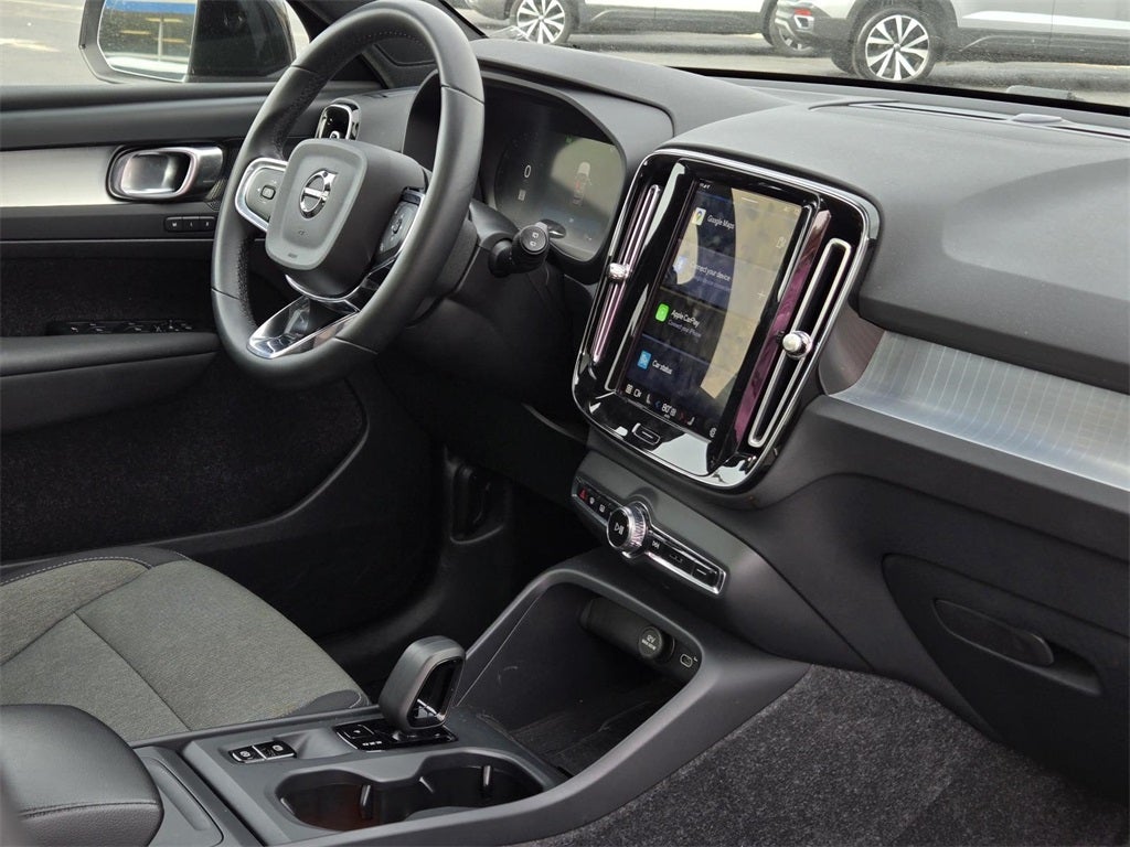 2024 Volvo XC40 B5 Core