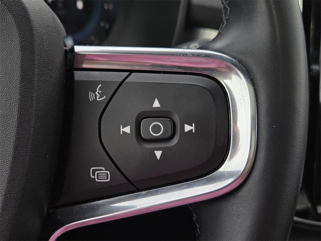 2024 Volvo XC40 B5 Core