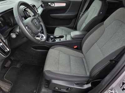 2024 Volvo XC40 B5 Core