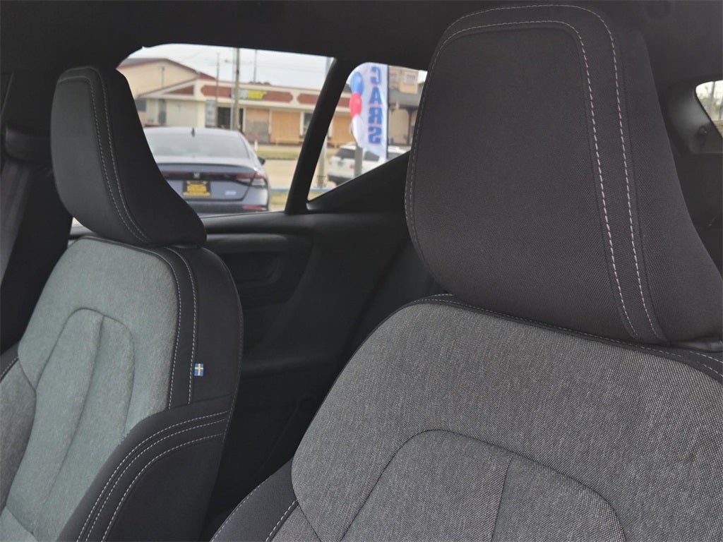 2024 Volvo XC40 B5 Core