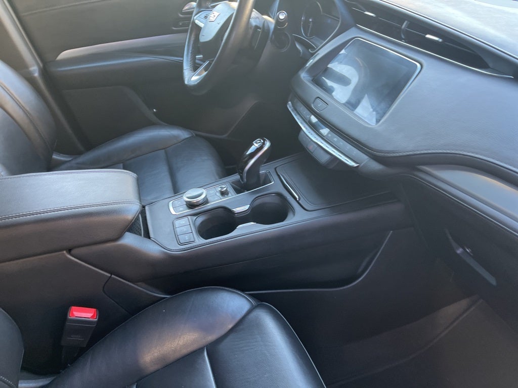 2022 Cadillac XT4 Premium Luxury