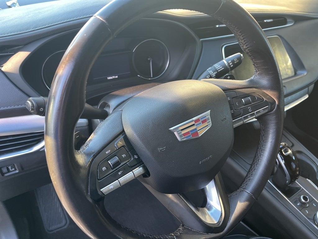 2022 Cadillac XT4 Premium Luxury