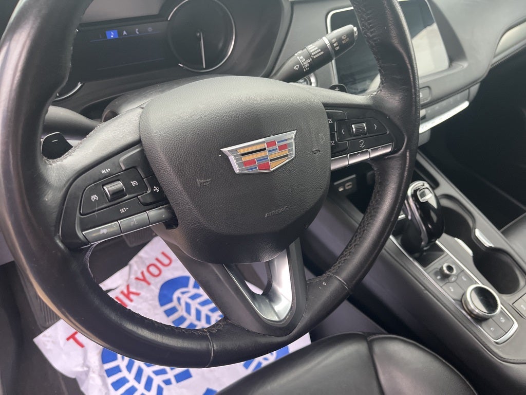 2022 Cadillac XT4 Premium Luxury