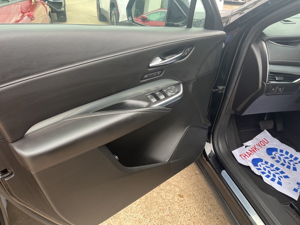 2022 Cadillac XT4 Premium Luxury