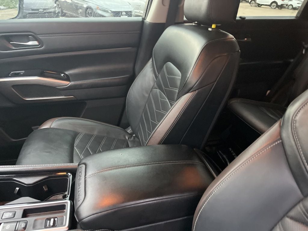 2024 Nissan Pathfinder Platinum
