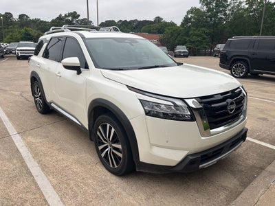 2024 Nissan Pathfinder Platinum