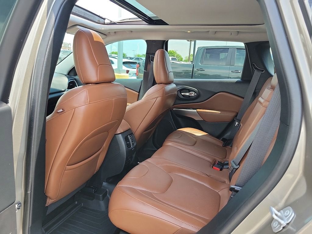 2019 Jeep Cherokee Overland