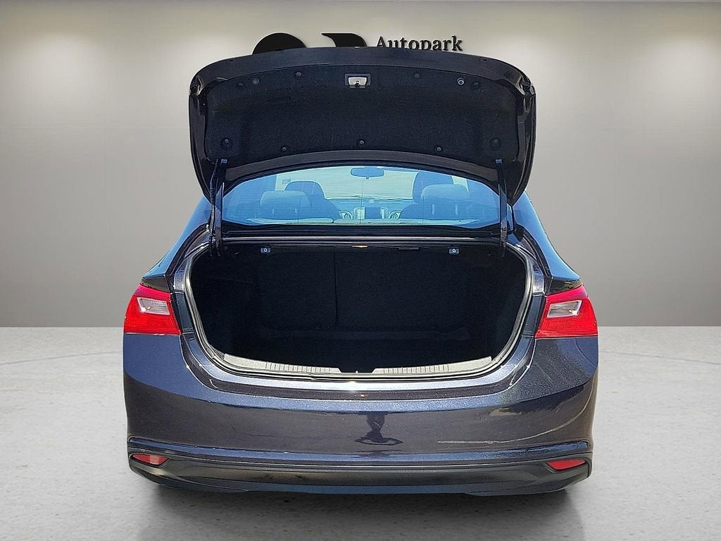 2022 Chevrolet Malibu LS