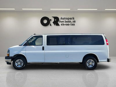 2020 Chevrolet Express Passenger 3500 1LT
