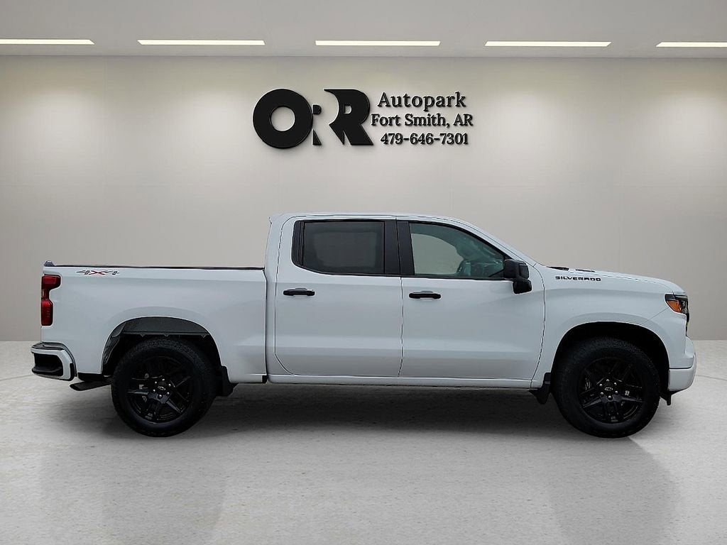 2025 Chevrolet Silverado 1500 Custom