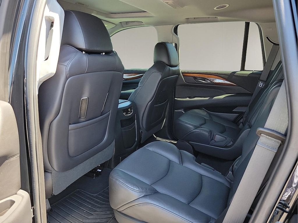 2018 Cadillac Escalade Luxury