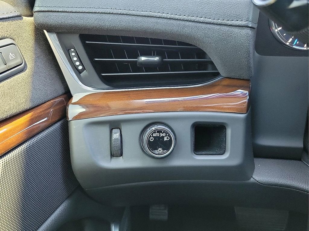2018 Cadillac Escalade Luxury