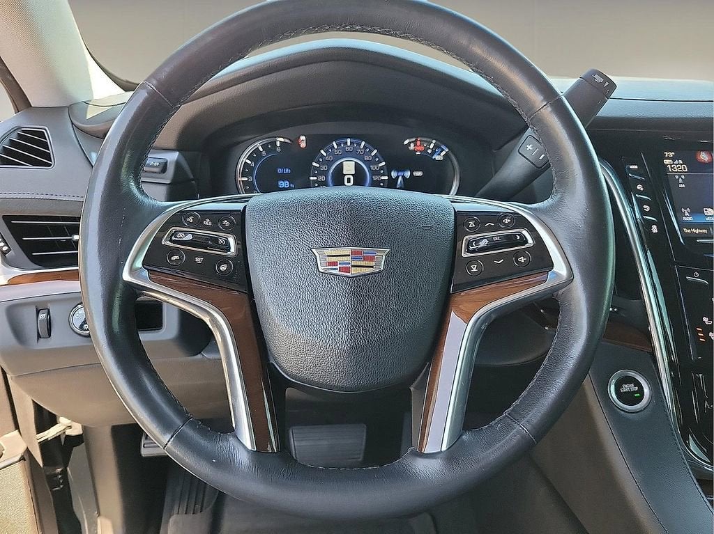 2018 Cadillac Escalade Luxury