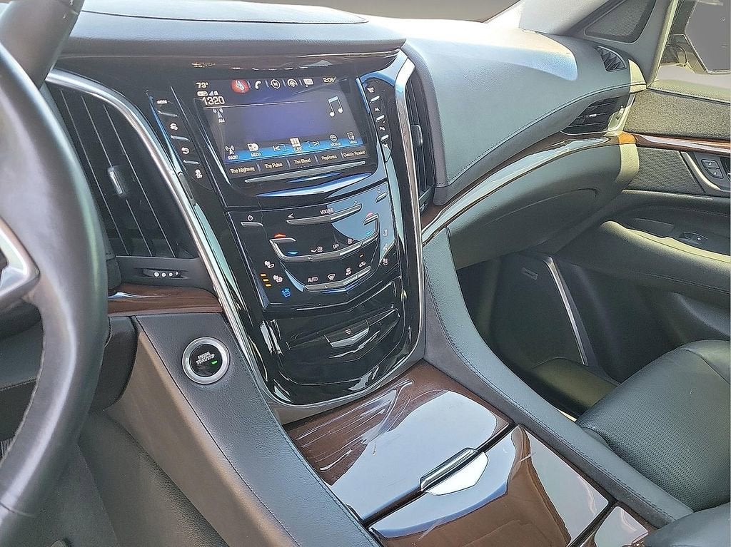 2018 Cadillac Escalade Luxury
