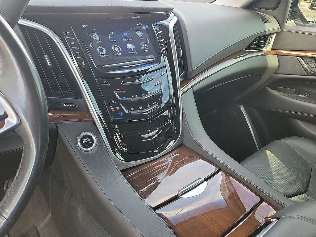 2020 Cadillac Escalade Luxury