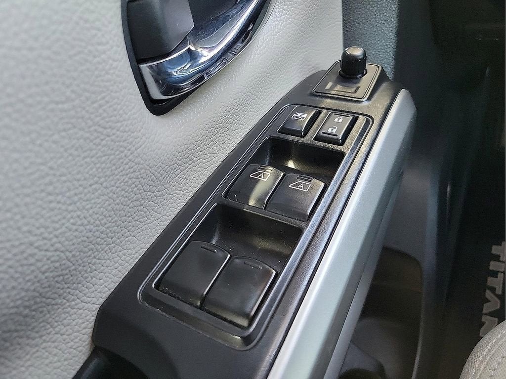 2021 Nissan Titan SV