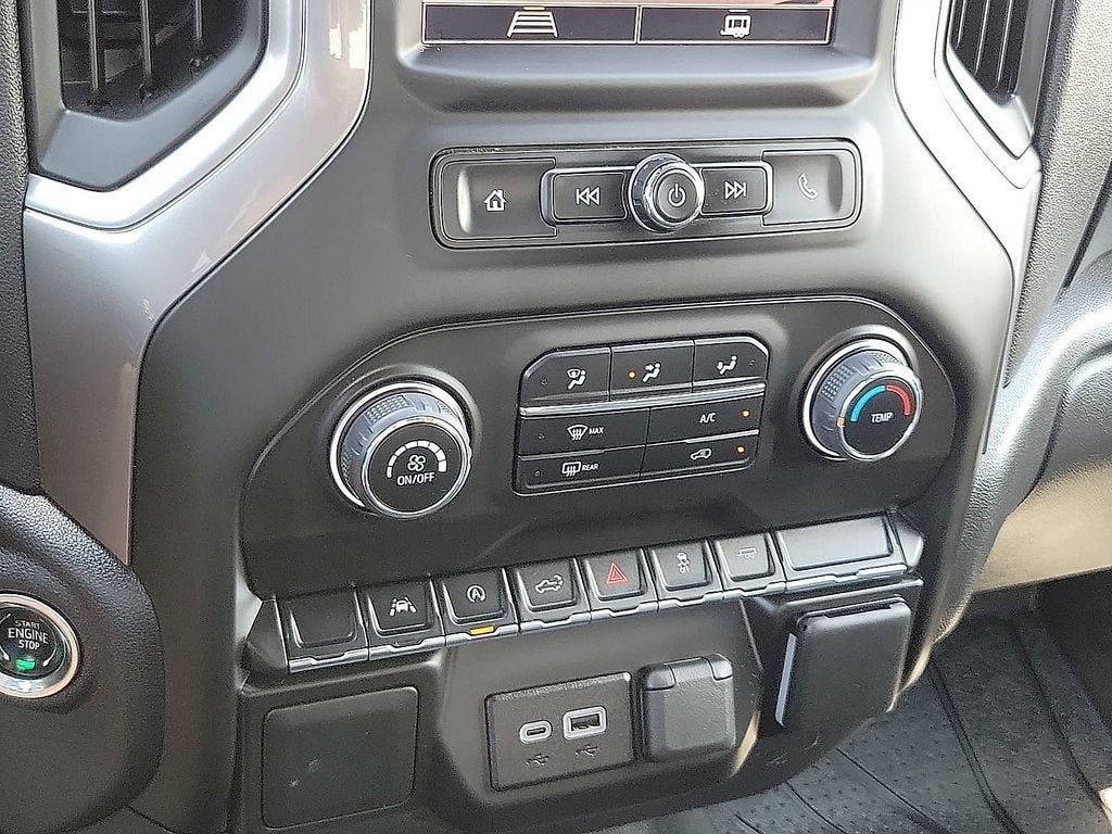2024 Chevrolet Silverado 1500 Custom