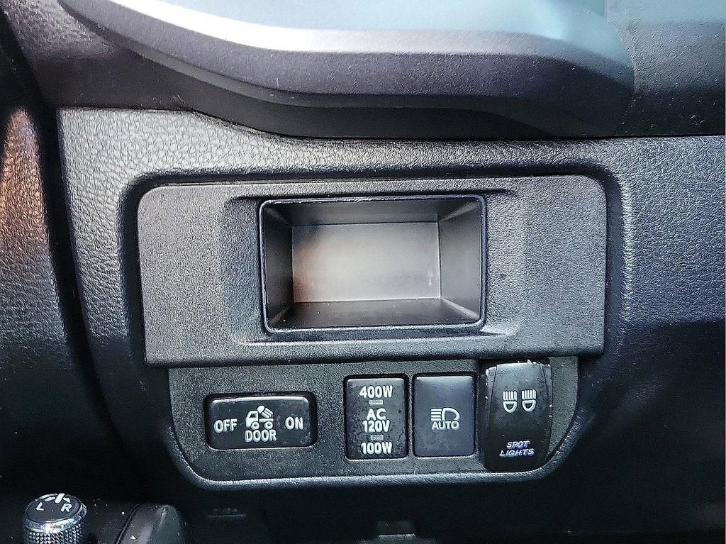 2018 Toyota Tacoma SR